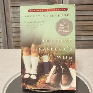 🖤 The Time Traveler's Wife by Audrey Niffenegger Large Paperback